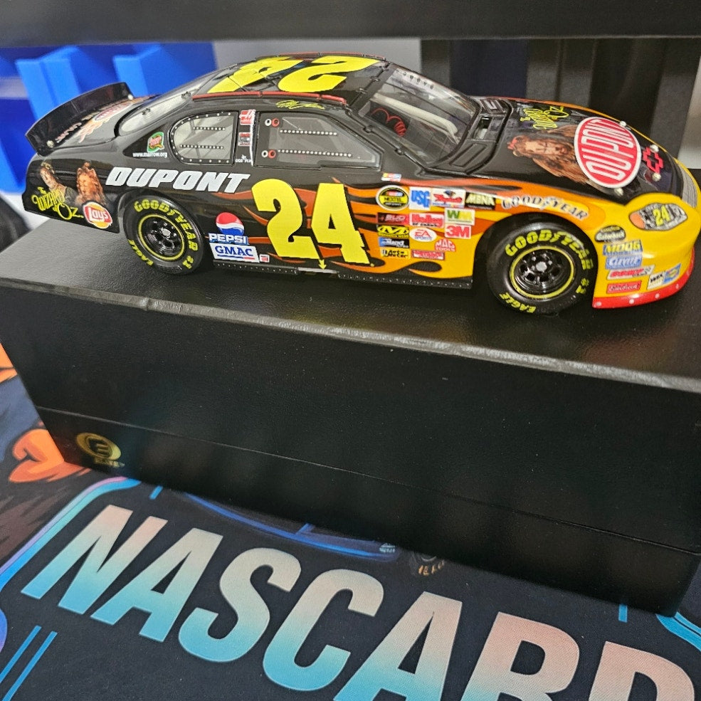 Jeff Gordon #24 DuPont Wizard of Oz 2004 Diecast Car 1:24 Action Elite 1 of 2700