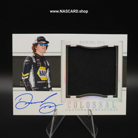 2024 National Treasures Colossal Material Signatures Holo Silver Daniel Dye /25