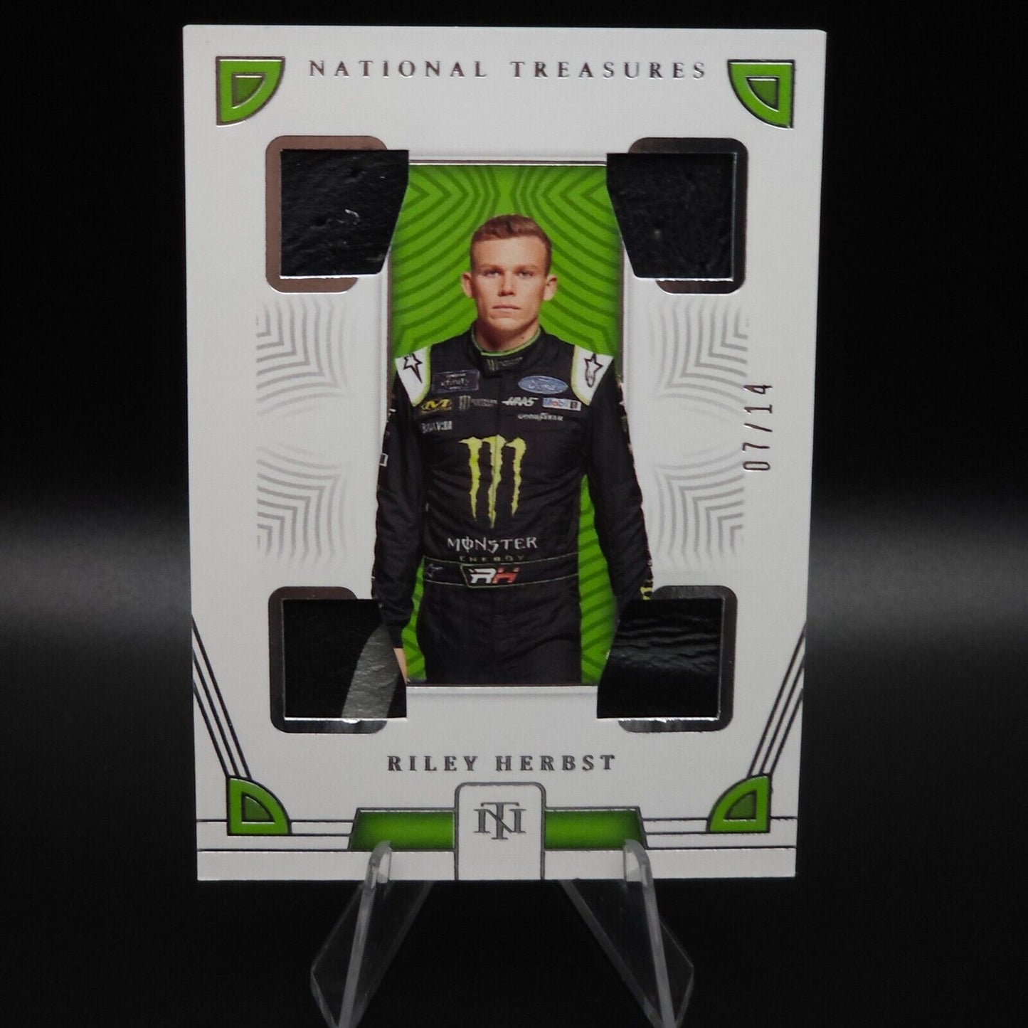 2023 Panini National Treasures Quad Race Used Shoe Riley Herbst /14 - NASCARD.shop