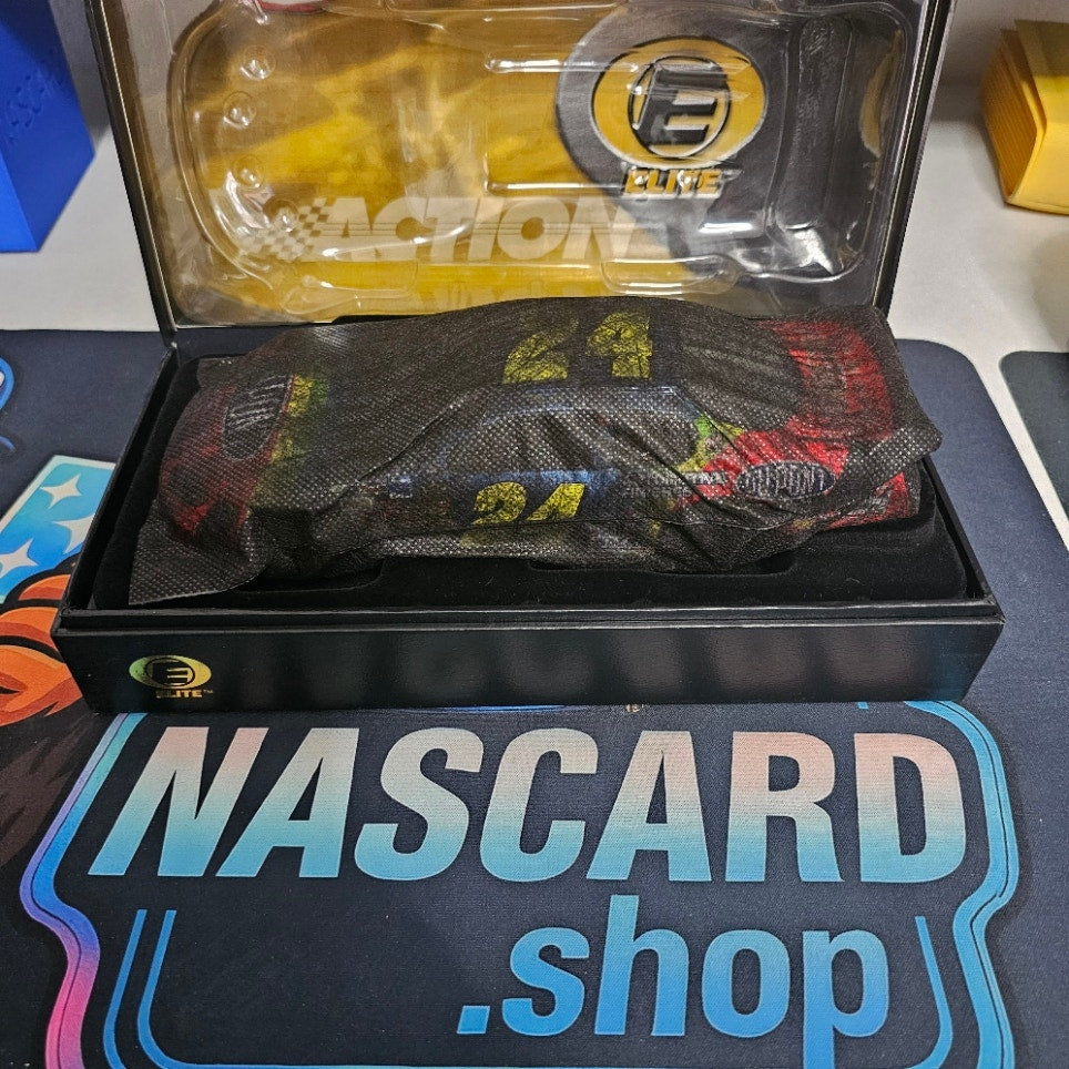 Jeff Gordon #24 DuPont Retro Rainbow 2004 Diecast Car 1:24 Elite Ultra Rare 1 of 1800
